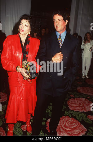 Silvester Stallone & maman Jackie Stallone, Sylvester & Jackie -1 événement dans la vie d'Hollywood, Californie - Red Carpet Event, USA, Cinéma, Célébrités, photographie, Bestof, Arts, Culture et divertissement, Célébrités, Mode Topix Meilleur de Hollywood, la vie, événement dans la vie d'Hollywood, Californie - Tapis rouge et en backstage, cinéma, télévision, célébrités, célébrités de la musique, Topix Bestof, Arts, Culture et divertissement, vertical, une seule personne, la photographie, les trois quarts, de 1993 à 1999, l'enquête de crédit , tsuni@Gamma-USA.com Tsuni / USA,  = = = Red Carpet Event, USA, Cinéma, Célébrités, Ph Banque D'Images