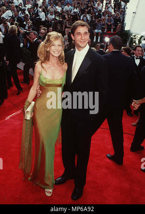 Un Noah Wyle. Tracy Warbin - femme Wyle Noah  + g.fr.Tracy Warbin événement dans la vie d'Hollywood, Californie - Red Carpet Event, USA, Cinéma, Célébrités, photographie, Bestof, Arts, Culture et divertissement, Célébrités, Mode Topix Meilleur de Hollywood, la vie, événement dans la vie d'Hollywood, Californie - Tapis rouge et en backstage, cinéma, télévision, célébrités, célébrités de la musique, Topix Bestof, Arts, Culture et divertissement, vertical, une seule personne, la photographie, les trois quarts, de 1993 à 1999, l'enquête de crédit , tsuni@Gamma-USA.com Tsuni / USA,  = = = Red Carpet Event, USA, Cinéma, Célébrités, Pho Banque D'Images