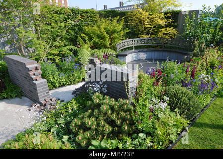 Londres, Royaume-Uni. 21 mai 2018. Le chérubin LE VIH : Le jardin (une vie sans murs), (conçu par Naomi Ferrett-Cohen), l'un des beaux et élégants jardins afficher sur l'affichage à l'2018 RHS Chelsea Flower Show qui a ouvert ses portes aujourd'hui dans les 11 acres de terrain de l'Hôpital Royal de Chelsea, Londres, Royaume-Uni. Crédit : Michael Preston/Alamy Live News Banque D'Images