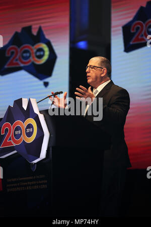 Sydney, Australie. 20 mai, 2018. John Ajaka, Président du Conseil législatif de l'Australie est l'état de Nouvelle-Galles du Sud, prend la parole lors d'un gala pour marquer le 200e anniversaire de l'immigration chinoise en Australie à Sydney, Australie, le 20 mai 2018. Plus de 2 000 personnes de tous les horizons réunis ici dimanche soir à l'hôtel de ville de Sydney, capitale de l'Australie est l'état de Nouvelle-Galles du Sud pour célébrer le 200e anniversaire de l'immigration chinoise à l'Australie. Credit : Bai Xuefei/Xinhua/Alamy Live News Banque D'Images