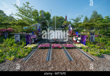 Royal Hospital Chelsea, London, UK. 21 mai, 2018. Journée consacrée à la RHS Chelsea Flower Show 2018. Photo : Le Jardin d'eau, Wuhan Chine Conçu par Laurie Chetwood et Patrick Collins. Credit : Malcolm Park/Alamy Live News. Banque D'Images