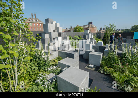 Royal Hospital Chelsea, London, UK. 21 mai, 2018. Journée consacrée à la RHS Chelsea Flower Show 2018. Photo : l'épiderme en profondeur jardin conçu par Robert Barker. Credit : Malcolm Park/Alamy Live News. Banque D'Images