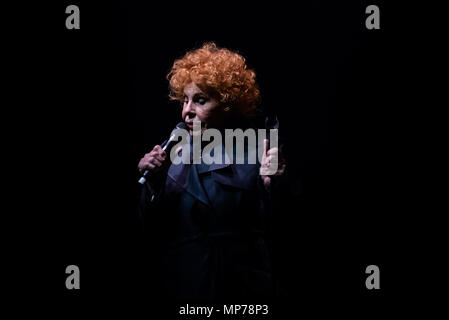 L'Italie, le 21 mai 2018 : Le chanteur et compositeur italien Ornella Vanoni en live sur la scène du Teatro Colosseo à Turin pour son 'La Mia Storia' (Mon histoire personnelle) tour 2018. Photo : Alessandro Bosio/Alamy Live News Banque D'Images