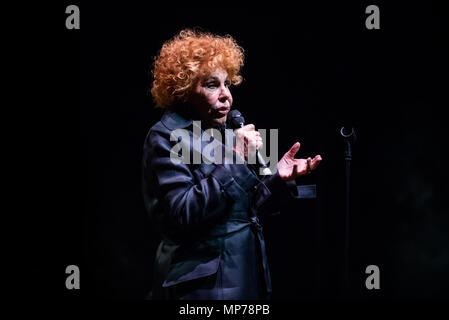 L'Italie, le 21 mai 2018 : Le chanteur et compositeur italien Ornella Vanoni en live sur la scène du Teatro Colosseo à Turin pour son 'La Mia Storia' (Mon histoire personnelle) tour 2018. Photo : Alessandro Bosio/Alamy Live News Banque D'Images