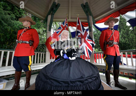 Burnaby, Canada. 21 mai, 2018. Une actrice habillée comme la reine Victoria est perçu au cours de l'assemblée annuelle de la fête de Victoria à la Burnaby Village Museum, à Burnaby, Canada, Mai 21, 2018. Le Jour de Victoria est la fonction publique fédérale du Canada maison de vacances le dernier lundi précédant le 25 mai chaque année pour célébrer la fête de la reine Victoria, qui tombe le 24 mai. Credit : Liang Sen/Xinhua/Alamy Live News Banque D'Images