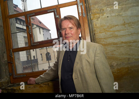 11 mai 2018, la République tchèque, Prague : Petr Kroupa debout dans le lieu où la deuxième défenestration de Prague a eu lieu le 23 mai 1618. Photo : Michael Heitmann/dpa Banque D'Images