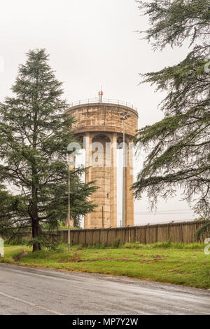 Un réservoir d'eau dans la tour de béton Howick dans le Kwazulu-Natal Midlands Meander d'Afrique du Sud Banque D'Images