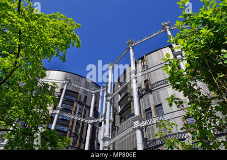 Appartements Gasholder, Lewis Cubitt Square, Kings Cross, Londres, Angleterre, Royaume-Uni. Appartements de luxe construit en Grade II gazomètres Banque D'Images