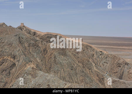 Surplombant la Grande Muraille, Jiayuguan, Gansu, Chine Banque D'Images