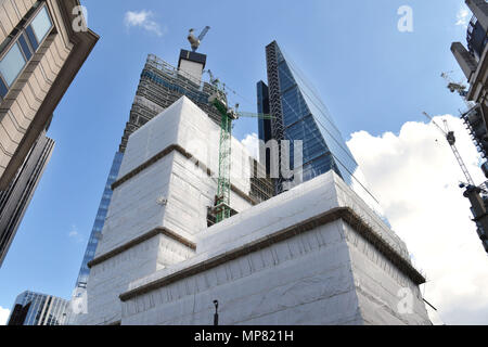 À côté du Leadenhall Building, la construction est en cours sur 22 Bishopsgate, autrefois connu sous le nom de Pinnacle. En raison d'être la plus haute tour de ville Banque D'Images