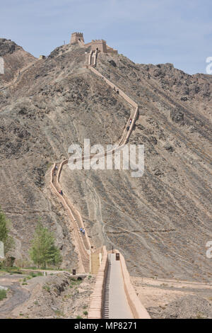 Surplombant la Grande Muraille, Jiayuguan, Gansu, Chine Banque D'Images