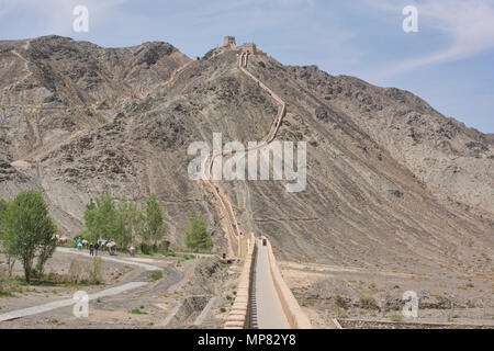 Surplombant la Grande Muraille, Jiayuguan, Gansu, Chine Banque D'Images