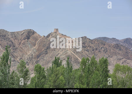 Surplombant la Grande Muraille, Jiayuguan, Gansu, Chine Banque D'Images