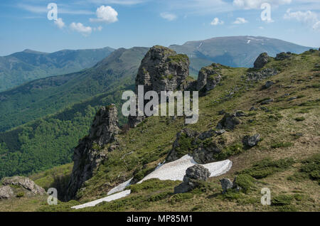 Babin zub - Stara Planina, la Serbie. Babin zub est un sommet dans le massif de la montagne Stara Planina, dans le sud-est de la Serbie. Banque D'Images