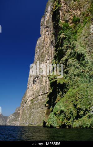 À l'intérieur de Canyon du Sumidero près de Tuxtla Gutierrez dans le Chiapas, Mexique Banque D'Images