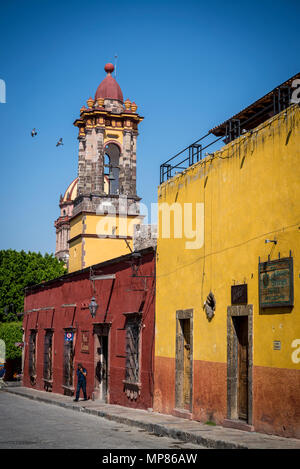 L'horloge de la Inmaculada Concepcion Église, connu localement sous le nom de Las Monjas, San Miguel de Allende, une ville de l'ère coloniale, région centrale, Bajío Mexic Banque D'Images