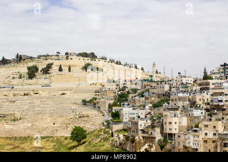 Une vue sur la vallée du Cédron au mont des Oliviers à Jérusalem à partir de la procédure d'Ézéchias Tunnel dans la ville de Jérusalem en Israël Banque D'Images