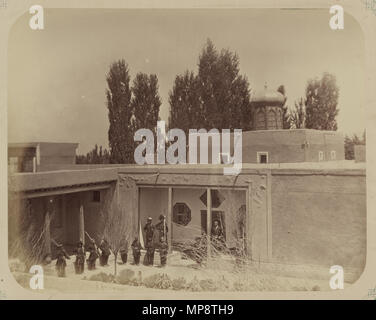 Русский. ханство Кокандское : Город. Ассаке Женская половина ханского дворца English : khanat de Kokand. Ville d'Assak. Partie réservée aux femmes de la cour du khan English : khanat de Kokand. Ville d'Assak. Section de la femme de Khan's Court : 浩罕汗国。中文。阿萨克城 浩罕汗宫廷的后宫 Português : Canato de Kokand. Cidade de Assak. Lisez la section féminine da corte do : خانات خوقند العربية khan. مدينة أساك. الجزء بالسيدات بلاط الخان الخاص pour enfant Español : Kanato de Kokand. Ciudad de Assak. Sección para las mujeres en la Corte del kan . Русский : Эта фотография входит этнографическую «Туркестанского часть в" всестороннего иссл альбома - Banque D'Images