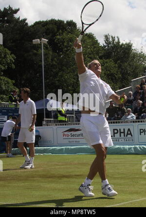 Peter-Fleming et Peter Mcnamara jouer au tournoi de tennis de Liverpool Fairbrother/AlamyPeter crédit Ian Fleming Banque D'Images