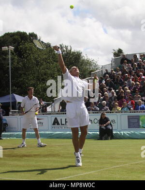 Peter-Fleming et Peter Mcnamara jouer au tournoi de tennis de Liverpool Fairbrother/AlamyPeter crédit Ian Fleming Banque D'Images