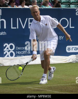 Peter-Fleming et Peter Mcnamara jouer au tournoi de tennis de Liverpool Fairbrother/AlamyPeter crédit Ian Fleming Banque D'Images