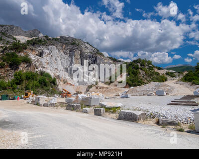 CARRARA, ITALIE - 20 mai 2108 : les carrières de marbre dans les Alpes Apuanes près de Carrara, Massa Carrara (Italie). Banque D'Images