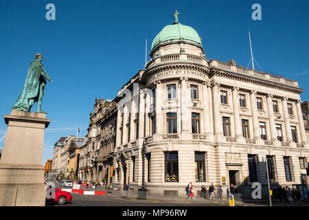 Avis de la Société royale d'Édimbourg s'appuyant sur George Street, à Édimbourg, Écosse, Royaume-Uni, UK Banque D'Images