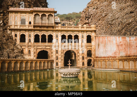 Visiter Galta Ji, le temple aux singes à Jaipur, Inde Banque D'Images