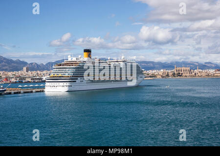 Costa Diadema un rêve-classe bateau de croisière exploité par Costa Crociere amarré à Palma, Majorque Banque D'Images