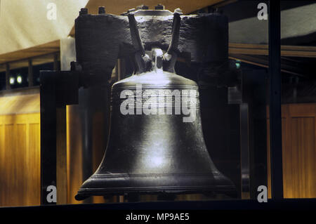 Historique 1988 LIBERTY BELL (©PASS & RANGER 1753) INDEPENDENCE MALL Philadelphia Pennsylvania USA Banque D'Images