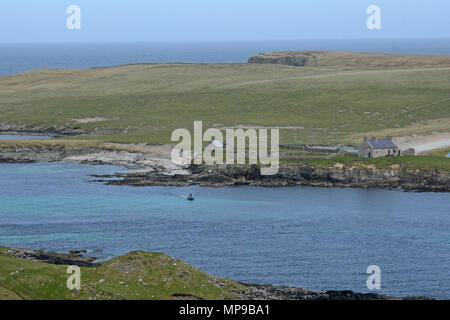 La signalisation et le zoom des photos de Noss national nature reserve est de Shetland off Bressay uniquement accessible par les petites nervures Banque D'Images