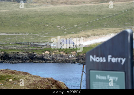 La signalisation et le zoom des photos de Noss national nature reserve est de Shetland off Bressay uniquement accessible par les petites nervures Banque D'Images