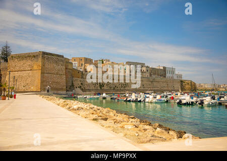 La petite ville d'Otrante, province de Lecce dans la Péninsule du Salento, Pouilles, Italie Banque D'Images
