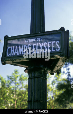 Historique 1988 AVENUE DES CHAMPS ELYSÉES STREET SIGN PARIS FRANCE Banque D'Images