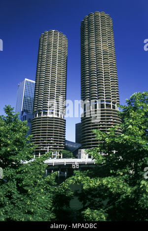 Historique 1988 Le MARINA CITY TOWERS(©BERTRAND GOLDBERG 1964) LA BOUCLE CENTRE-VILLE DE CHICAGO ILLINOIS USA Banque D'Images