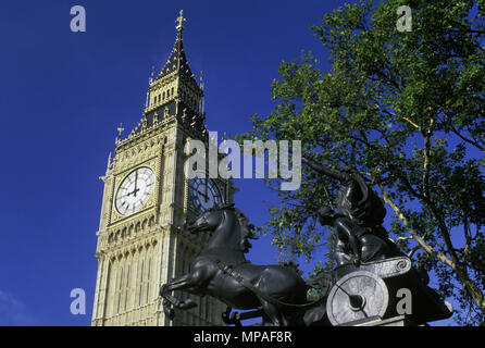 1988 QUEEN BOADICEA HISTORIQUE STATUE DE CHAR BIG BEN Londres Angleterre Royaume-uni PARLEMENT Banque D'Images