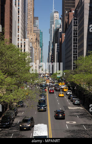 Canyon de gratte-ciel sur la 42e Rue, New York, USA Banque D'Images