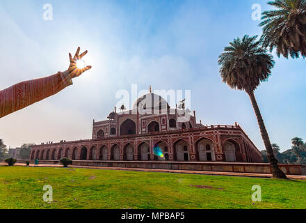 Tombe de Humayun à Delhi, en Inde. Le tombeau de Humayun est également célèbre lieu touristique à Delhi. Les habitants viennent également de voir cette grande architecture persane. Banque D'Images