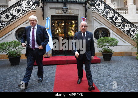 Secrétaire des affaires étrangères, Boris Johnson, Ministre des affaires étrangères argentin réunion Jorge Faurie au ministère des Affaires étrangères à Buenos Aires, Argentine. Banque D'Images