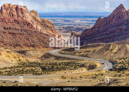 San Rafael Swell - Un aperçu panoramique de l'autoroute Interstate I-70 à San Rafael Swell, Utah, USA. Banque D'Images