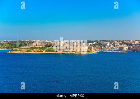 Kalkara village au grand port de Malte, La Valette. Vu de la Barracca jardins publics. Banque D'Images