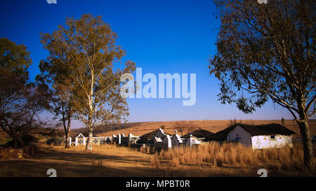 Ndebele traditionnels hut à Botshabelo près de Mpumalanga, Afrique du Sud Banque D'Images