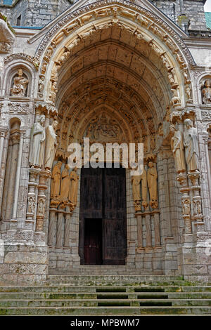 Portail de la cathédrale de Notre Dame de Chartres en Eure et Loir Ministère de la vallée de la Loire, en France. Banque D'Images