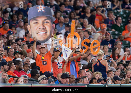 Houston, TX, USA. 19 mai, 2018. Astros de Houston fans de montrer leur soutien à José Altuve pendant un match entre les Astros de Houston et les Indians de Cleveland au Minute Maid Park de Houston, TX. Cleveland a gagné le match 5 à 4.Trask Smith/CSM/Alamy Live News Banque D'Images