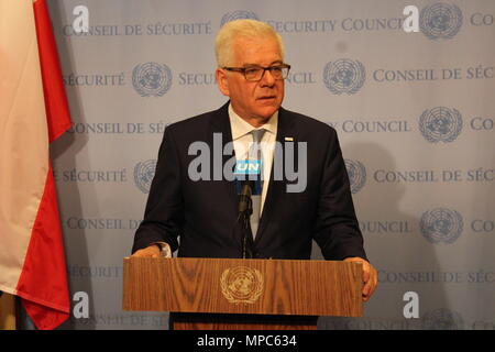 Nations Unies, New York, USA. 22 mai, 2018. Le Ministre des affaires étrangères de la Pologne Jacek Czaputowicz a parlé à la presse parle de Gaza, la protection des civils. Photo : Matthew Russell Lee / Inner City Press Banque D'Images