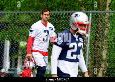 Foxborough, Massachusetts, USA. 22 mai, 2018. New England Patriots kicker Stephen Gostkowski (3) chefs de la pratique au niveau de l'équipe organisée de l'équipe activités tenues sur le champs de pratique au stade Gillette, à Foxborough, Massachusetts. Eric Canha/CSM/Alamy Live News Banque D'Images