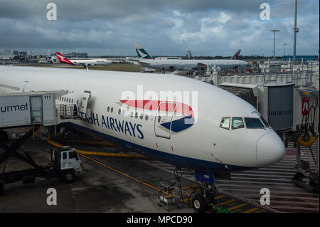 13.05.2018, Sydney, Nouvelle-Galles du Sud, Australie - un avion de passagers de British Airways est parqué sur une porte à l'Aéroport International de Sydney. Banque D'Images