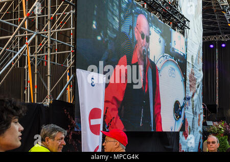 Voir des gens en concert à Plaza Mayor pendant la célébration de San Isidro, Madrid, Madrid, Espagne. Banque D'Images