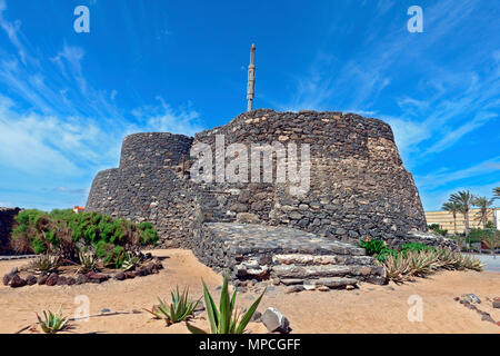 La fortification côtière historique sur l'avant de Caleta de Fuste à Fuerteventura dans les îles Canaries Banque D'Images