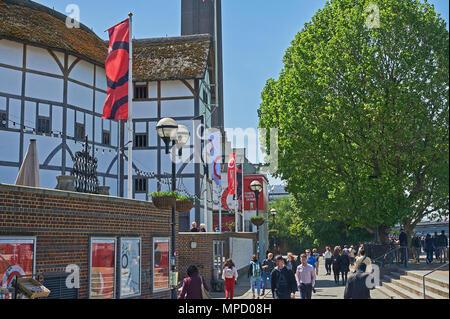 Globe Theatre, Southwark, Londres, sur la rive sud de la Tamise est une réplique de l'édifice original de William Shakespeare Theatre Banque D'Images